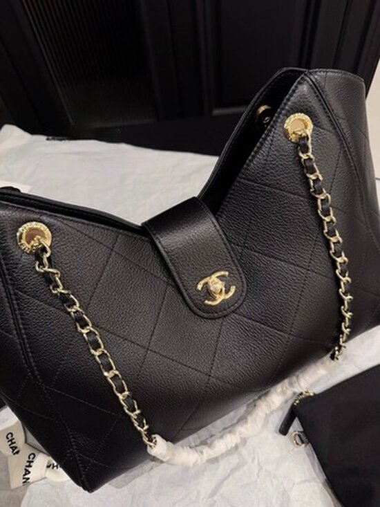 Luxury CC 24P Large Caviar Shopping Tote w/ Pouch - GHW - Picture 6 of 9